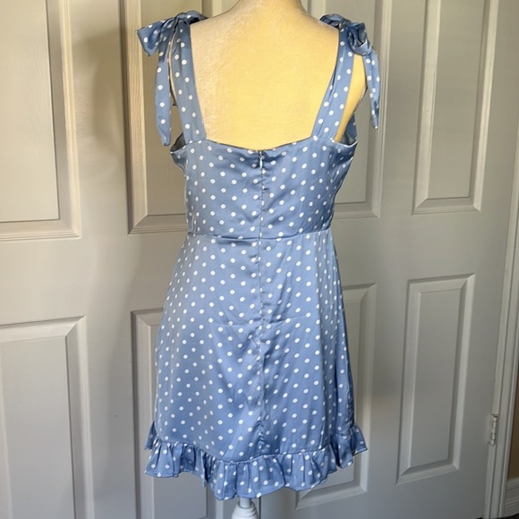 BRIDGE DRESS PERIWINKLE BLUE AND WHITE POLKADOTS NWT SIZE M SHOULDER TIES - Picture 6 of 17